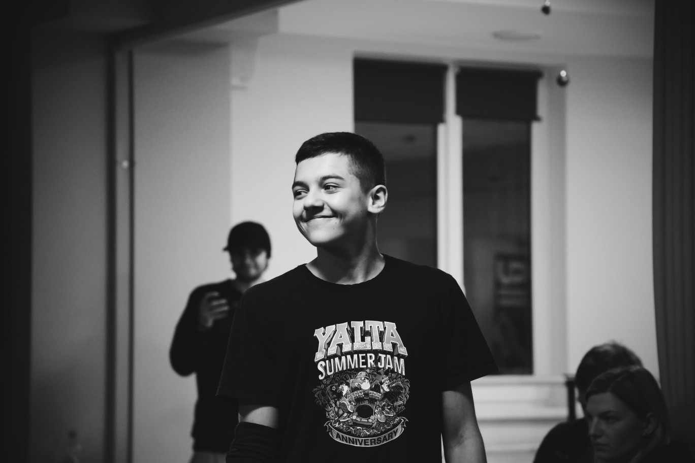 032-ND0tOOJQ7J4.jpg